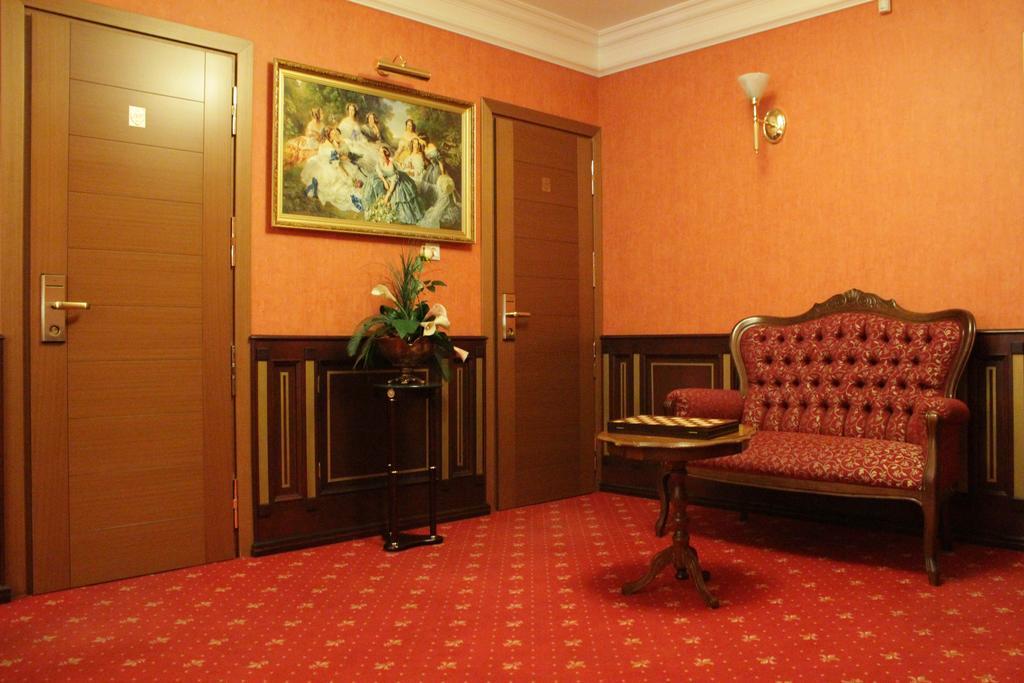 Hotel Ekaterinin Dvor Surgut Exteriér fotografie